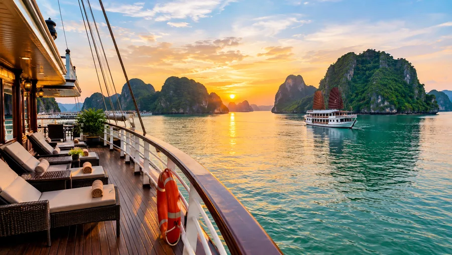 Halong Bay 2 Days 1 Night Cruise Itinerary and Guide