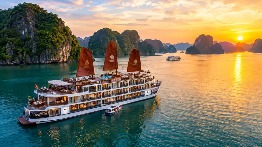 Halong Bay Luxury Cruises: 5-Star Ships and Deluxe Cabins